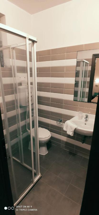 Hotel Orlov Rimini Buitenkant foto