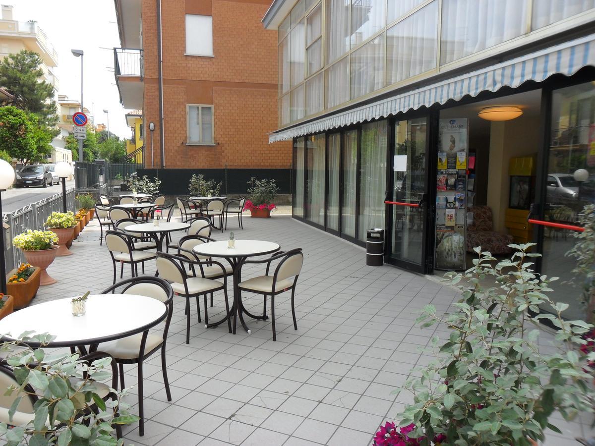 Hotel Orlov Rimini Buitenkant foto