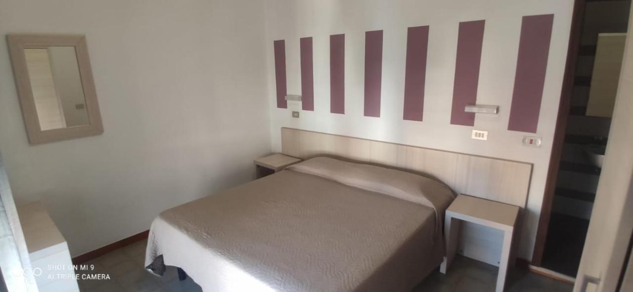 Hotel Orlov Rimini Buitenkant foto